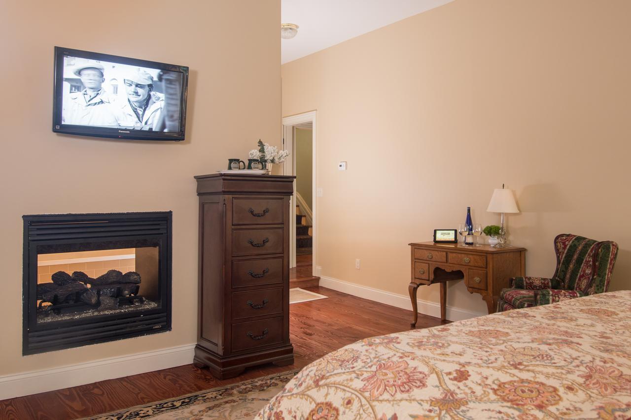Caldwell House Bed And Breakfast Salisbury Mills Bagian luar foto