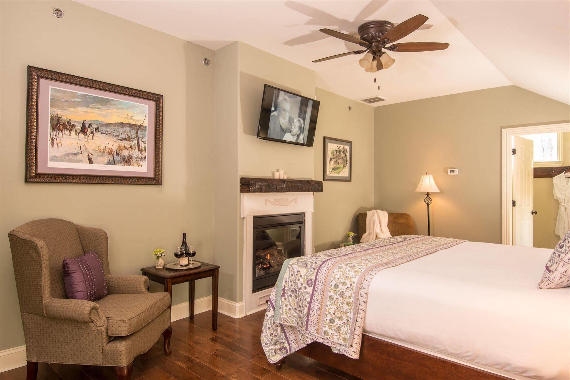 Caldwell House Bed And Breakfast Salisbury Mills Bagian luar foto